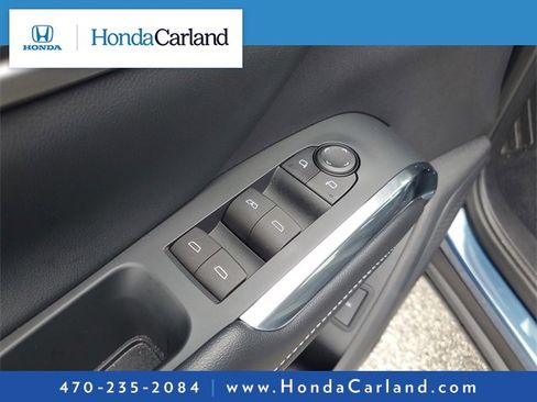 Used 2025 Chevrolet Traverse LT w/ Midnight/Sport Edition image 9