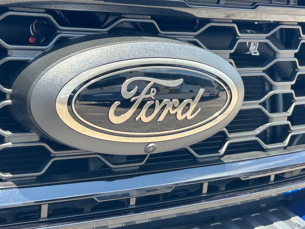 New 2026 Ford F250 Lariat w/ Black Appearance Package AWD/4WD image 24