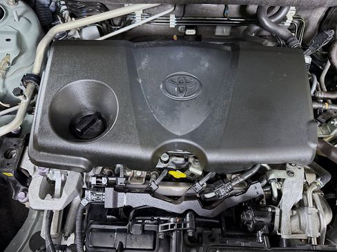 Used 2019 Toyota RAV4 XLE Premium image 39