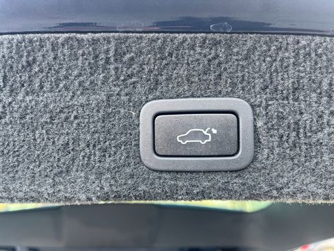 Used 2015 Volvo XC70 3.2 Premier Plus image 15