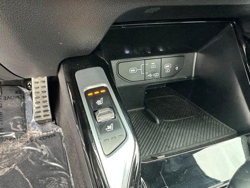 Used 2025 Kia Sorento SX Prestige w/ Sage Leather Package image 48