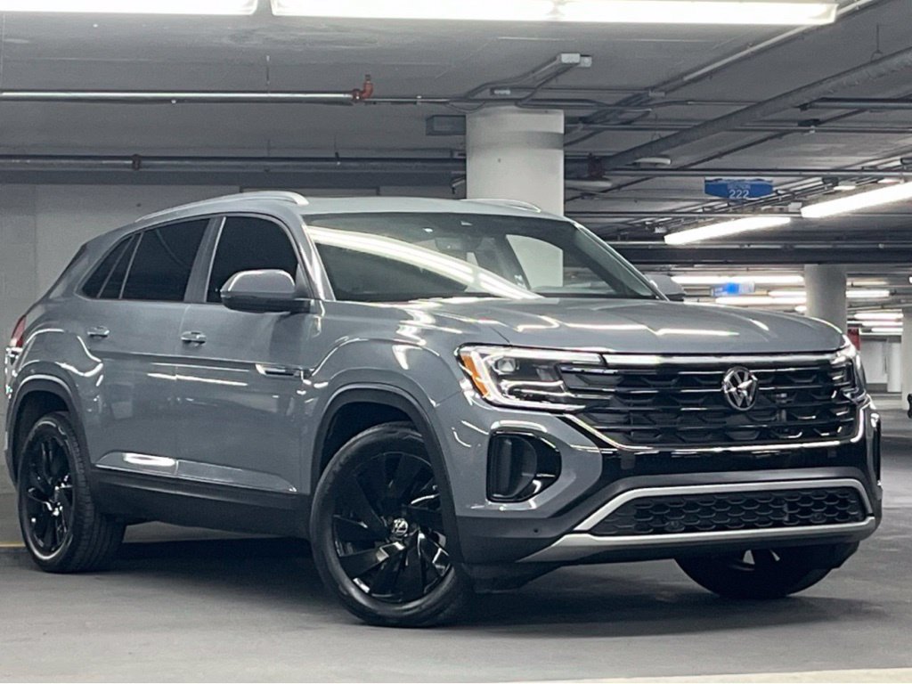 Used 2026 Volkswagen Atlas Cross Sport SE w/ Panoramic Sunroof Package AWD/4WD image 2