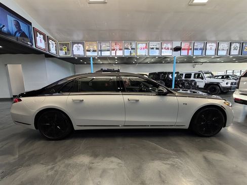 Used 2024 Mercedes-Benz Maybach S 680 4MATIC image 4