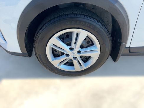 New 2025 Nissan Kicks Play S image 12