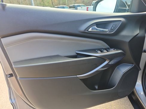 Used 2024 Chevrolet Trax ACTIV w/ Sunroof Package image 21