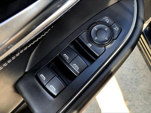 Used 2022 Buick Envision Preferred image 65