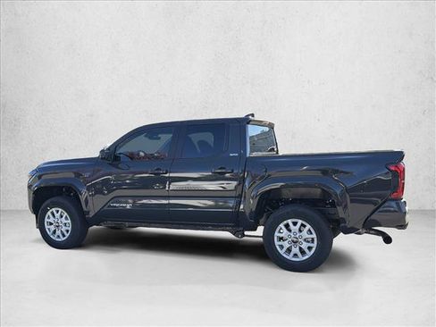 Used 2025 Toyota Tacoma SR5 AWD/4WD image 8