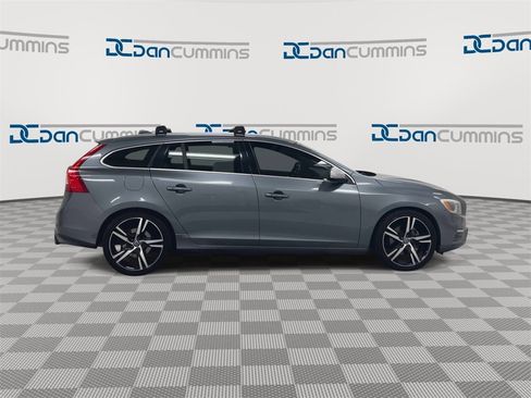 Used 2017 Volvo V60 T6 R-Design Platinum image 9