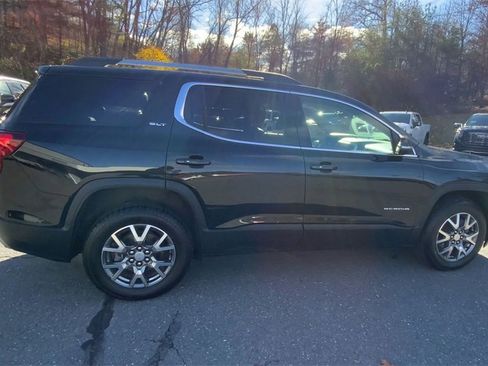 Used 2023 GMC Acadia SLT w/ Technology Package image 10