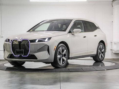 Used 2026 BMW iX xDrive45 image 3