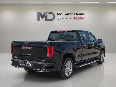 Used 2024 GMC Sierra 1500 Denali w/ Technology Package AWD/4WD image 13