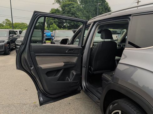 Used 2022 Volkswagen Atlas SEL AWD/4WD image 29