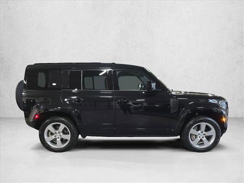 Certified 2023 Land Rover Defender 110 X-Dynamic SE image 4