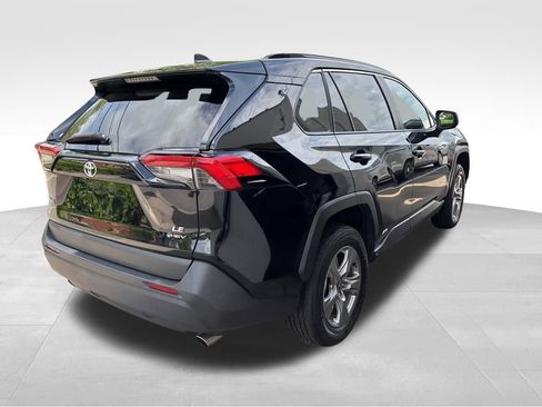 Used 2025 Toyota RAV4 LE AWD/4WD image 5