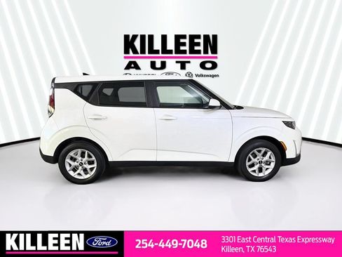 Used 2025 Kia Soul LX w/ LX Technology Package FWD image 10