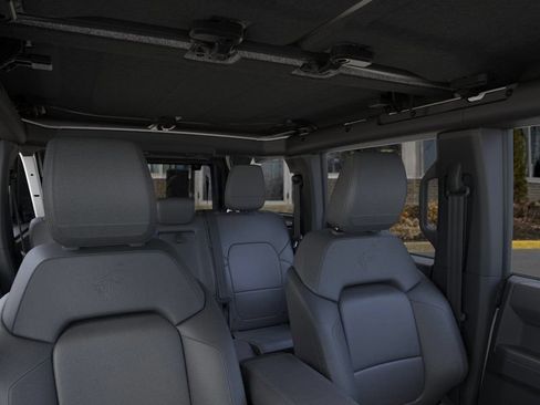 Used 2026 Ford Bronco Badlands AWD/4WD image 14