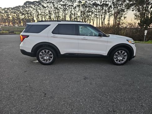 New 2026 Ford Explorer Active w/ Active Comfort Package image 29