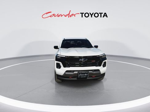 Used 2024 Chevrolet Colorado Z71 image 3