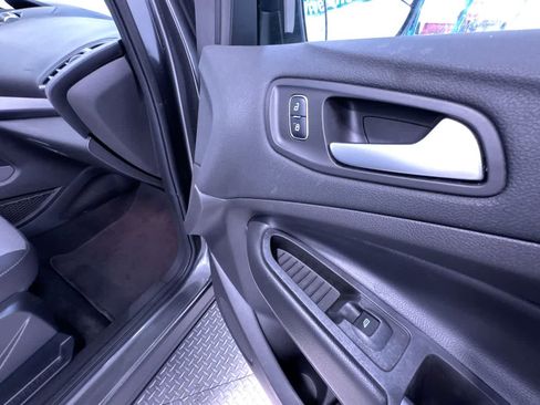Used 2017 Ford Escape SE FWD image 36