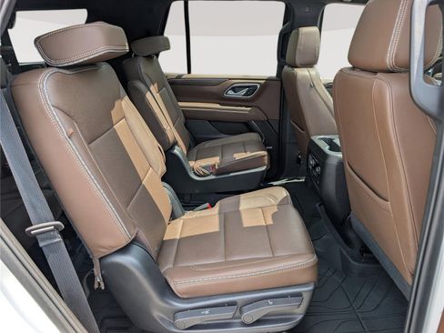 Used 2023 Chevrolet Tahoe High Country AWD/4WD image 13