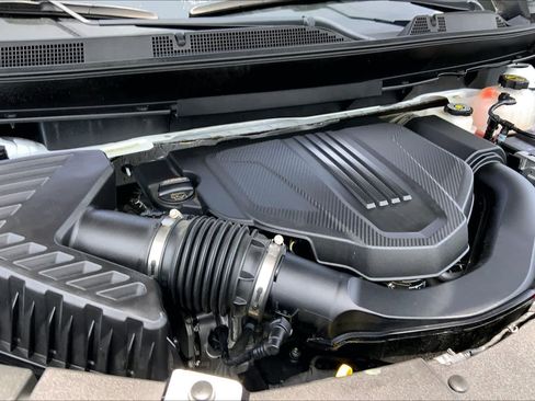 Certified 2024 Chevrolet Traverse LT AWD/4WD image 32