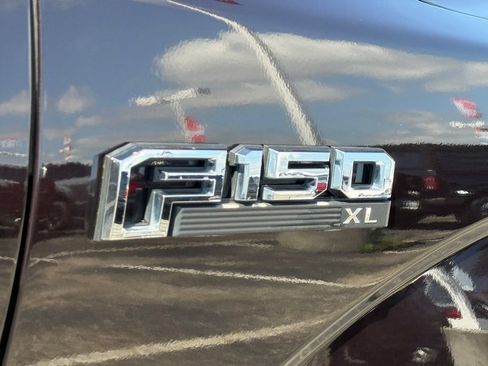 Used 2018 Ford F150 XL w/ Equipment Group 101A Mid AWD/4WD image 17