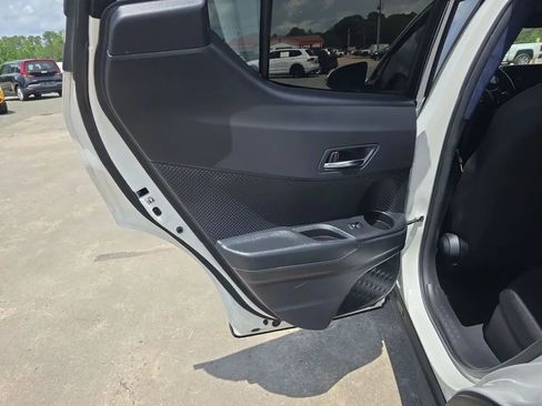 Used 2018 Toyota C-HR XLE FWD image 34