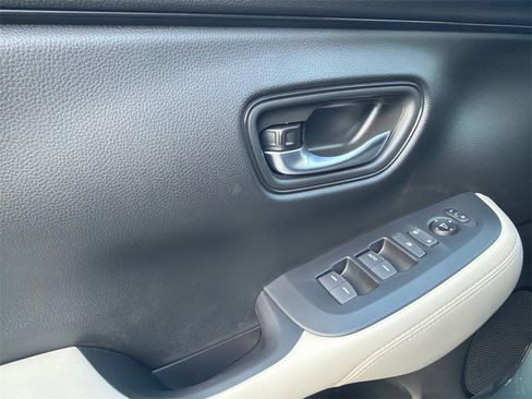 New 2026 Honda HR-V LX image 33