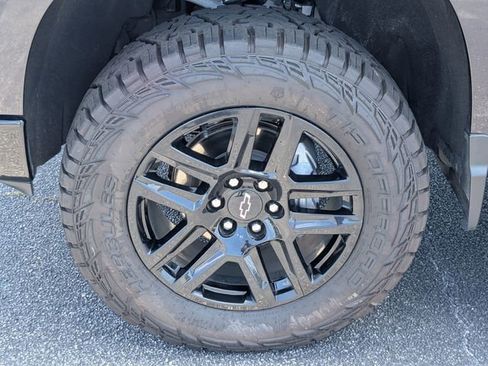 Used 2023 Chevrolet Silverado 1500 LT Trail Boss AWD/4WD image 13