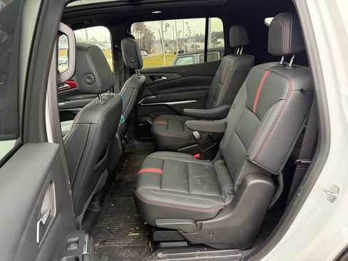 Used 2024 Chevrolet Traverse RS image 13