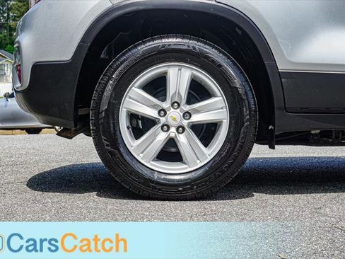 Used 2020 Chevrolet Trax LS w/ Tint and Cruise Package image 4