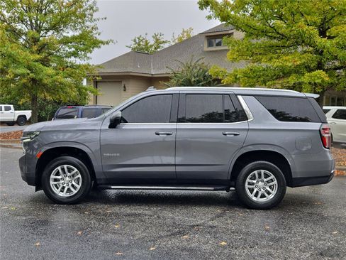 Used 2022 Chevrolet Tahoe LT w/ Luxury Package RWD image 12