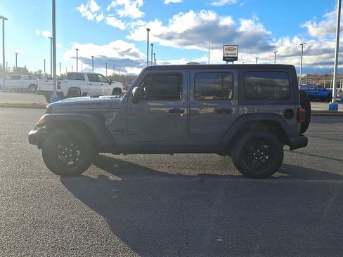 Used 2022 Jeep Wrangler Unlimited Sport S image 7