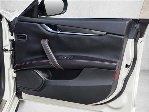 Used 2018 Maserati Ghibli image 10