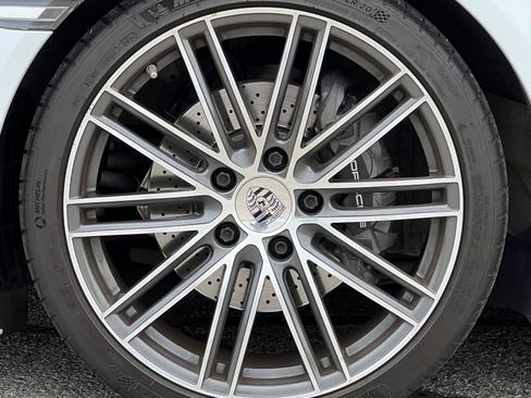 Certified 2019 Porsche 911 Targa 4 AWD/4WD image 16