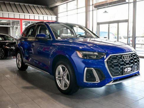 Used 2024 Audi Q5 e Premium Plus AWD/4WD image 3