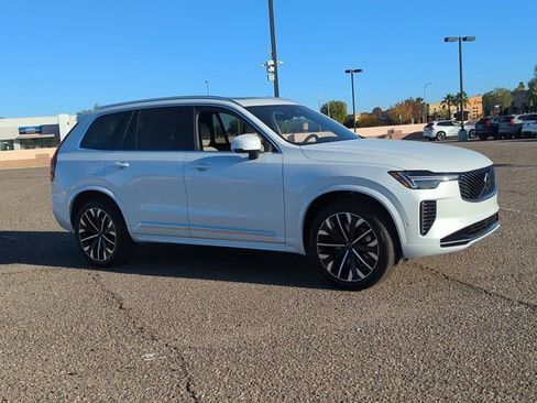 New 2026 Volvo XC90 B6 Plus w/ Protection Package Premier image 4