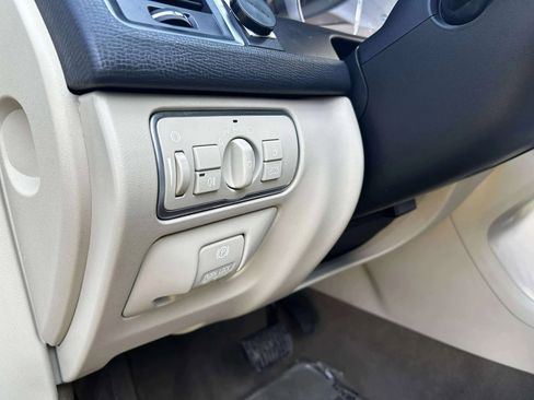 Used 2015 Volvo XC60 T5 Premier image 12