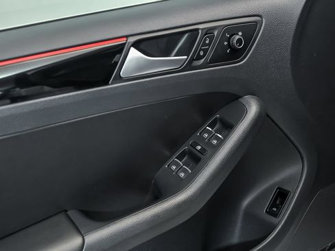Used 2017 Volkswagen Jetta GLI FWD image 10