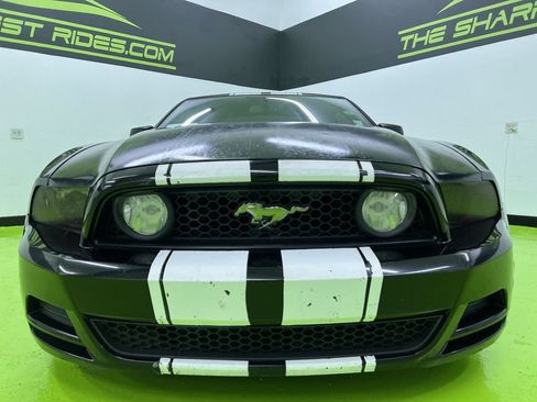 Used 2013 Ford Mustang GT Premium w/ Electronics Pkg RWD image 3