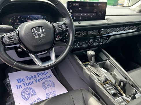 Used 2024 Honda Accord Touring image 11