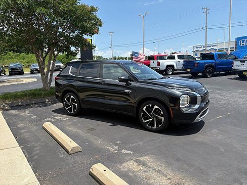 Used 2023 Mitsubishi Outlander SE AWD/4WD image 4