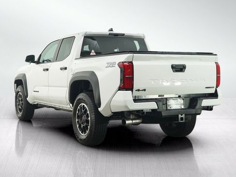 Used 2026 Toyota Tacoma TRD Off-Road AWD/4WD image 3