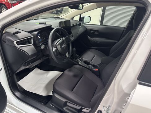 Used 2025 Toyota Corolla LE FWD image 14
