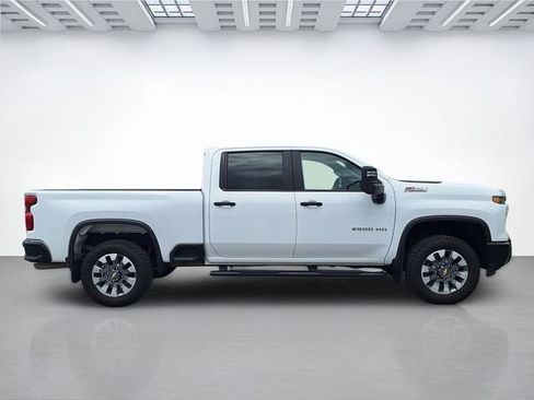Used 2025 Chevrolet Silverado 2500 Custom w/ Custom Value Package AWD/4WD image 3