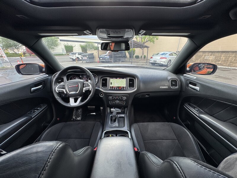Used 2018 Dodge Charger R/T Scat Pack w/ Dynamics Package RWD image 37