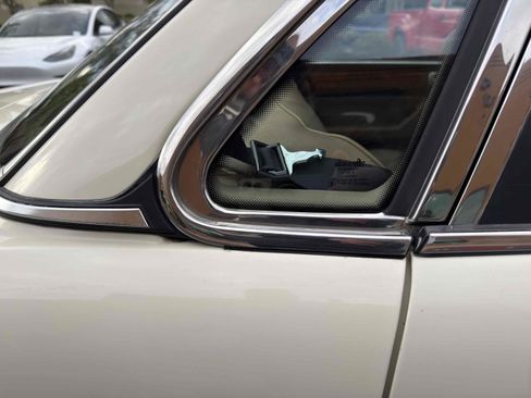 Used 1988 Jaguar XJ6 image 41