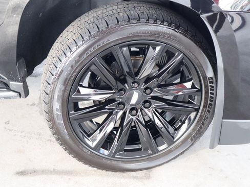 Used 2020 Cadillac Escalade Luxury RWD image 3