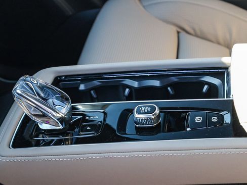 New 2026 Volvo XC90 B6 Ultra w/ Protection Package image 32