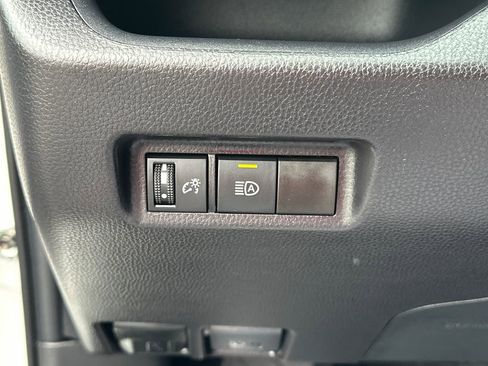 Used 2025 Toyota RAV4 LE AWD/4WD image 18